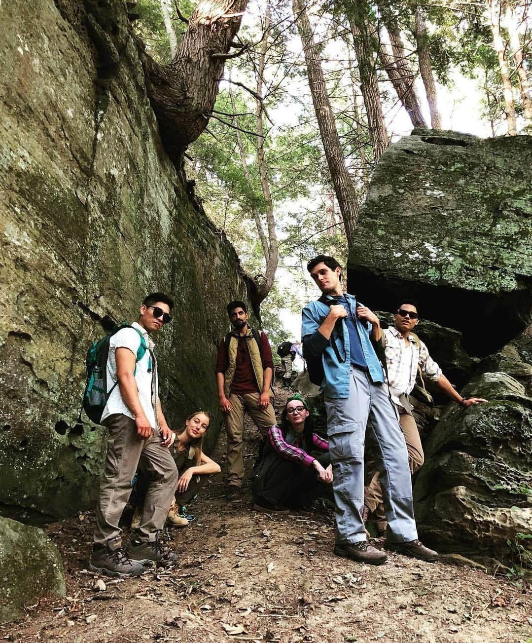 エマ・デュモンのインスタグラム：「Stolen from the best director evah @rockfordroad 📽💀🪓 Today is the day! Release of Wrong Turn in theaters. Love this gang of misfits 🔥」