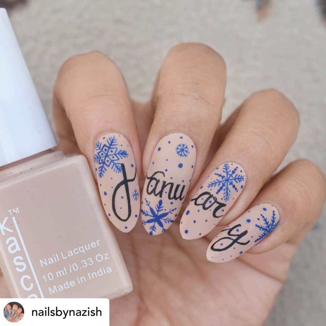 Nail Designsさんのインスタグラム写真 - (Nail DesignsInstagram)「Credit• @nailsbynazish Hello💙 Here is my January calligraphy over @kascacosmetics nude shade💖 . Swipe 👉 to see more pics💖 hope you all like this💙💙 . #january #jan2021 #calligraphy #calligraphylettering #calligraphyart #calligraphylove #snowflakes #snowflakes❄️ #snowflakesmani #snowflakesnails #nudenails💅 #nudenailart #kascanailpolish #kascanaillacquer #kascanails #handpaintednailart #nailspafeature」1月27日 3時26分 - nailartfeature