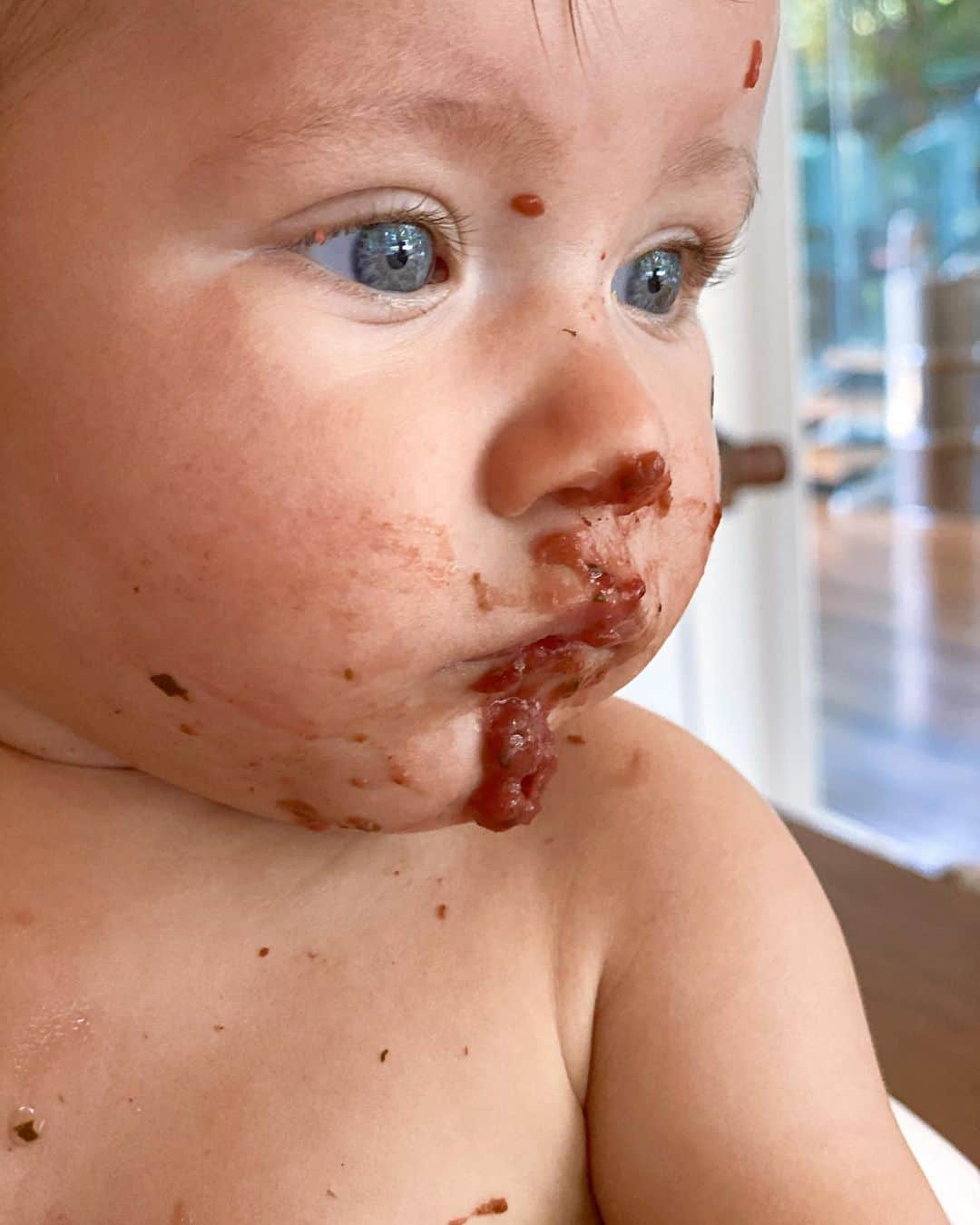 Giovanna Ewbankさんのインスタグラム写真 - (Giovanna EwbankInstagram)「Tem um bebê natureza que tá amando a sopinha de legumes orgânicos!!! Olha aí @brunogagliasso, nosso baby Z ta muito guloso e amando beterraba igual a mamãe! Estamos tendo zero problemas com com a introdução das comidinhas naturais e frutinhas! YES!!! 🙏🏿🥦🍅🍆🍠🥬」1月27日 3時49分 - gioewbank