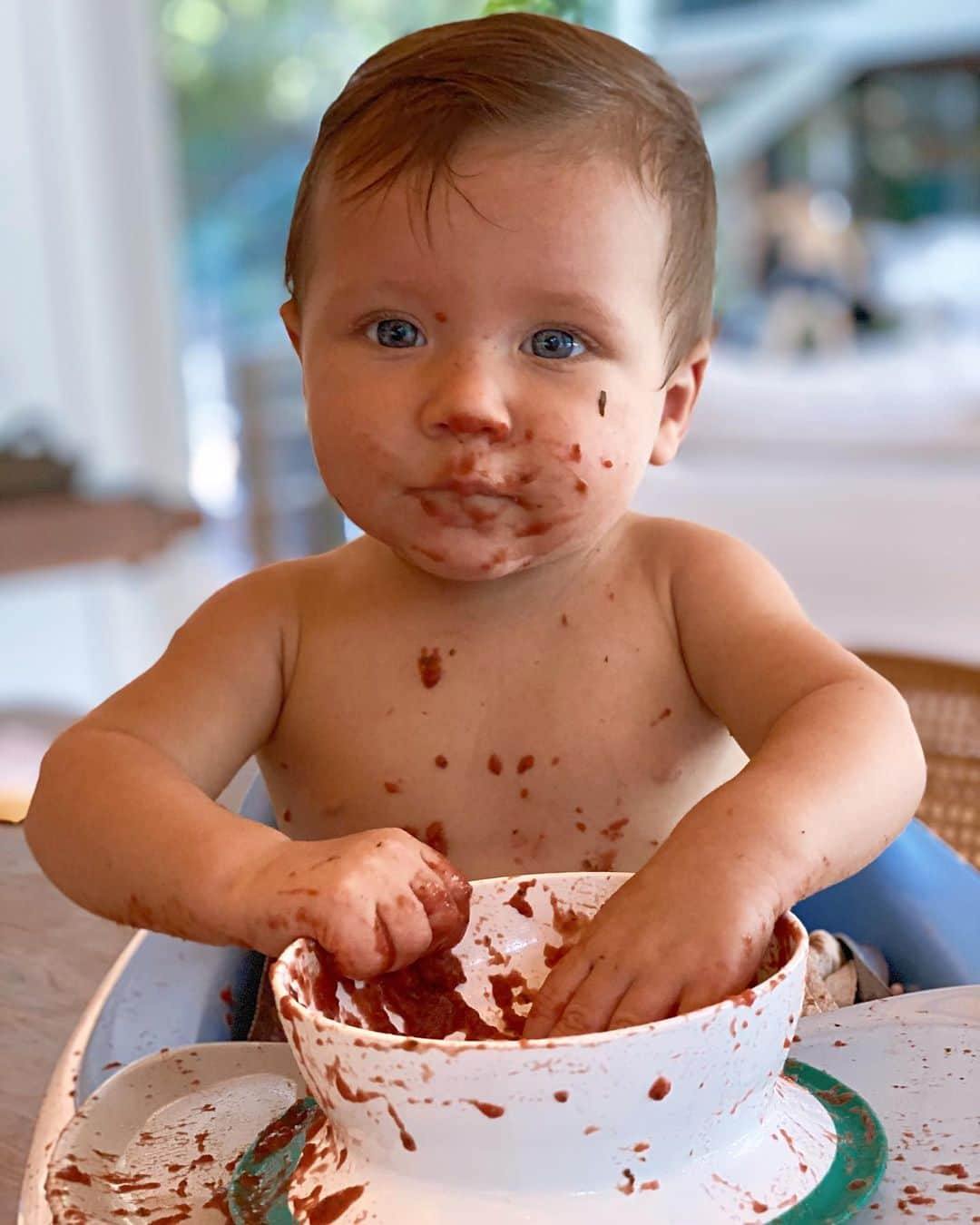 Giovanna Ewbankさんのインスタグラム写真 - (Giovanna EwbankInstagram)「Tem um bebê natureza que tá amando a sopinha de legumes orgânicos!!! Olha aí @brunogagliasso, nosso baby Z ta muito guloso e amando beterraba igual a mamãe! Estamos tendo zero problemas com com a introdução das comidinhas naturais e frutinhas! YES!!! 🙏🏿🥦🍅🍆🍠🥬」1月27日 3時49分 - gioewbank