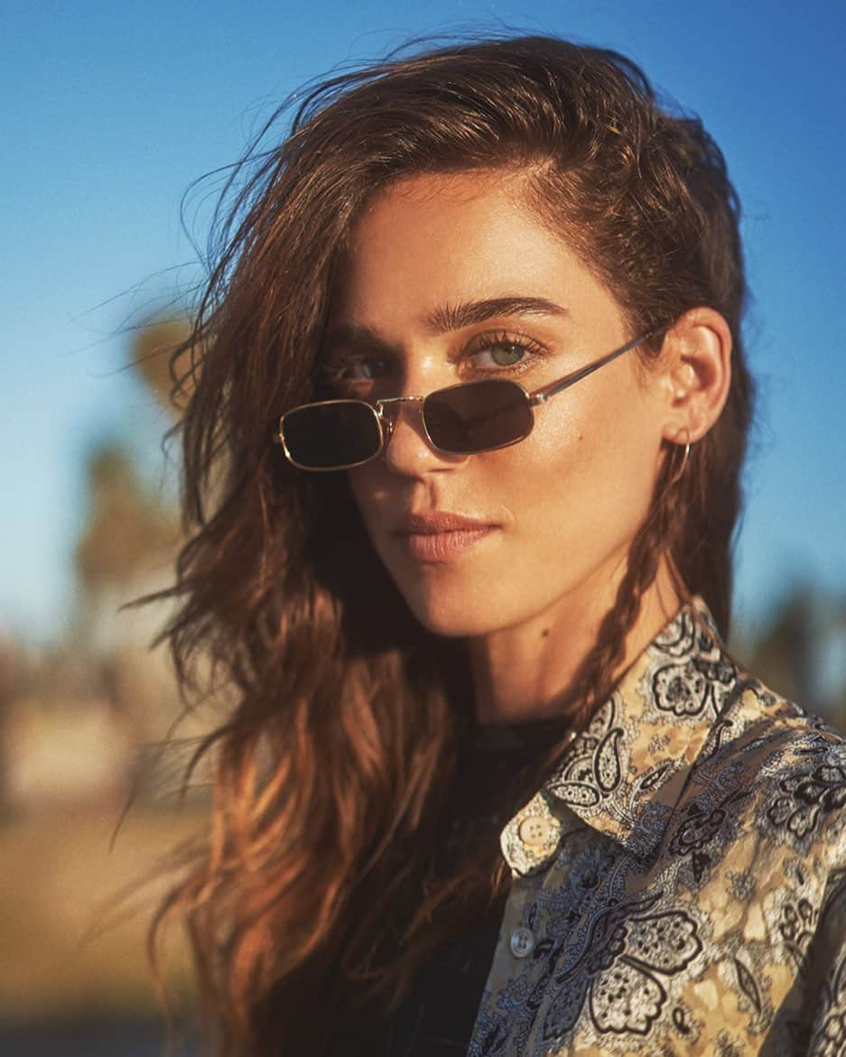マチルダ・ルッツのインスタグラム：「The glint of the rising sun ...」