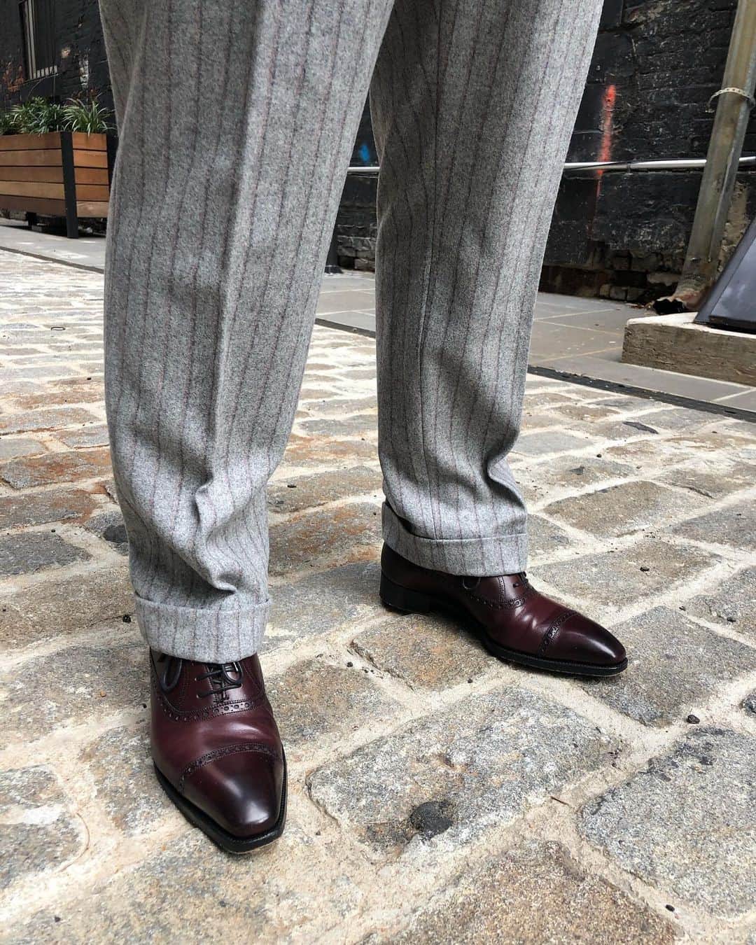 ガジアーノ&ガーリングのインスタグラム：「What Gaziano Girling's do you pair with your pinstripes? Credit: @michaelandrewsbespoke . . . . . . .  #menstyle #classicshoes #elegantshoes #handwelted #handmadeshoes #classicfootwear #stylish #shoemaker #mensfootwear #bespokemakers #fashion #brspokemakers #bespokeshoes #mensfashion #madeinengalnd  #mensshoes #menswear #shoesoftheday #shoestagram #shoestyle #shoes」