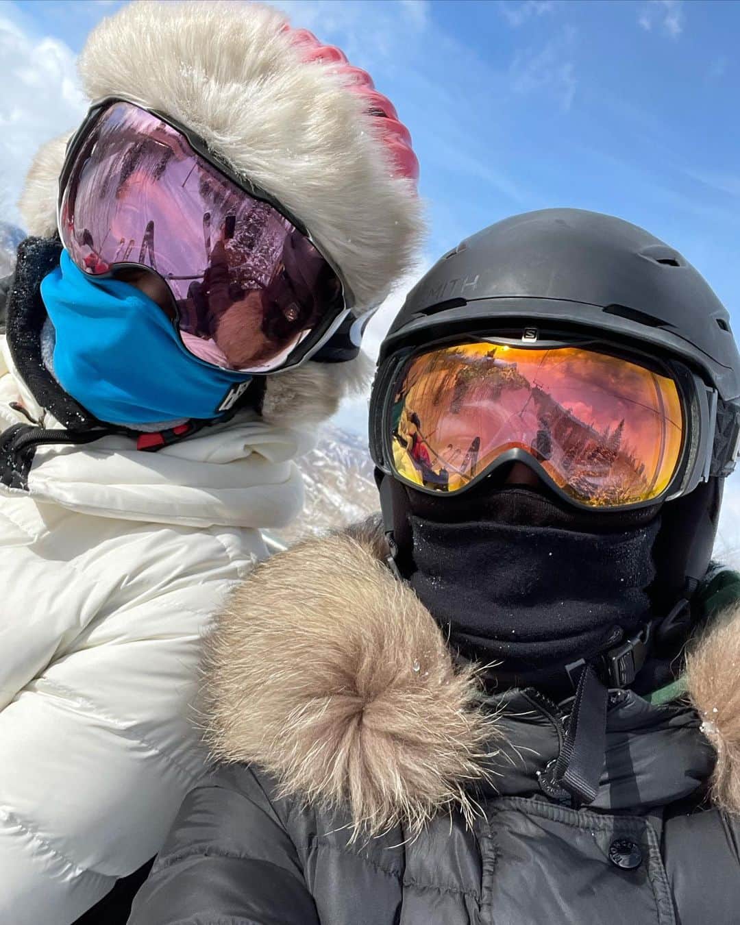 サマンサ・グラドヴィルさんのインスタグラム写真 - (サマンサ・グラドヴィルInstagram)「Finally made it back on the slopes with my girl @mirtemaas 🎿❄️ #aspen #skitrip #snowday」1月27日 4時22分 - samgradoville