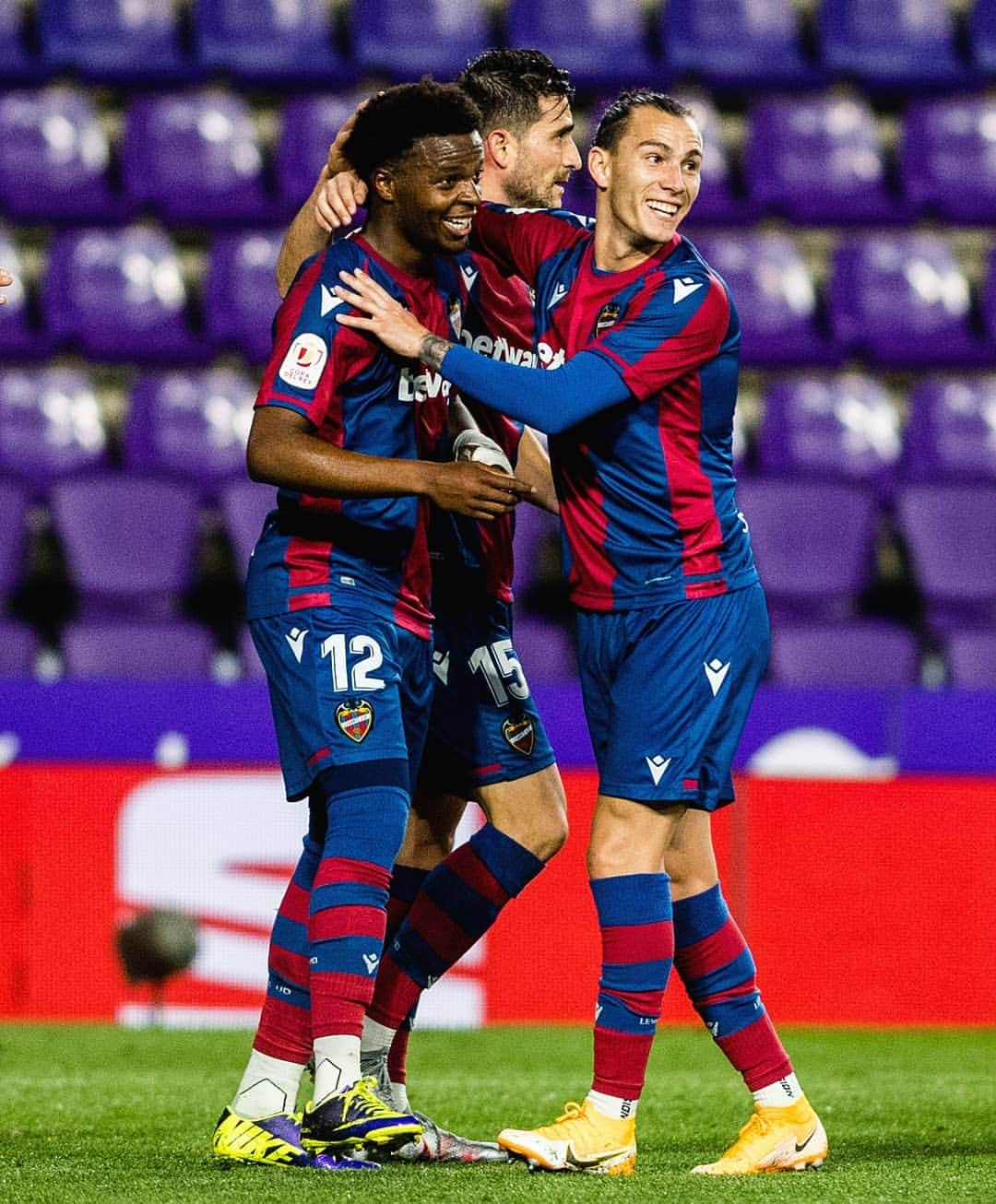 レバンテUDさんのインスタグラム写真 - (レバンテUDInstagram)「When you score your first goal as 🐸  @mickaelmalsa ⚽️  #RealValladolidLevante #CopaDelRey」1月27日 4時20分 - levanteud