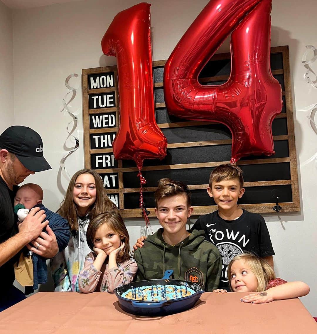 ジェシカ・シーバのインスタグラム：「We’ve learned a lot together, my boy Jack and I. We’ve grown up together really. Of course he’s only 14 and I still can’t seem to find pants to fit him, but it seems like in spite of me, he has grown into the most thoughtful, loving, generous, intelligent young man. We are all so fortunate to have Jack as their guide... our guide. The type of person who leads with fortitude innately, like his soul is on a short, strong lead in front of him. Happy birthday Jacky-poo. We love you to the moon and back.」