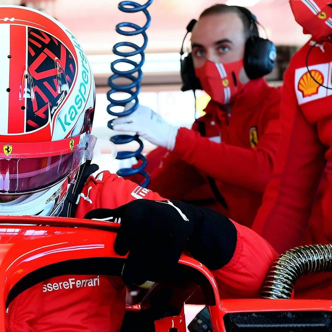 F1さんのインスタグラム写真 - (F1Instagram)「@charles_leclerc back in the saddle 🐎  #F1 #Formula1 #CharlesLeclerc #Fiorano @scuderiaferrari」1月27日 4時29分 - f1