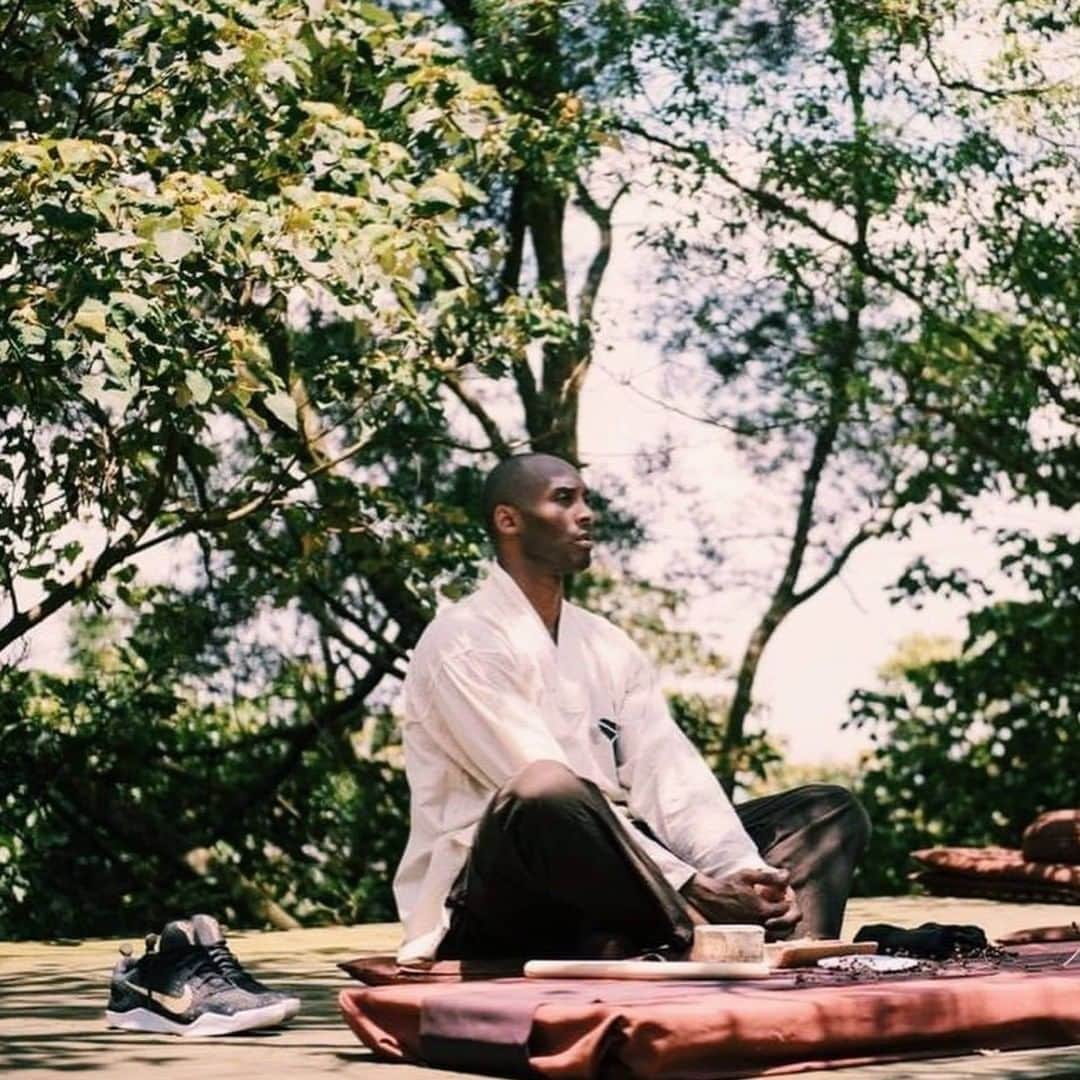 のインスタグラム：「Mamba Forever. Rest In Power Kobe & Gigi 💜💛」