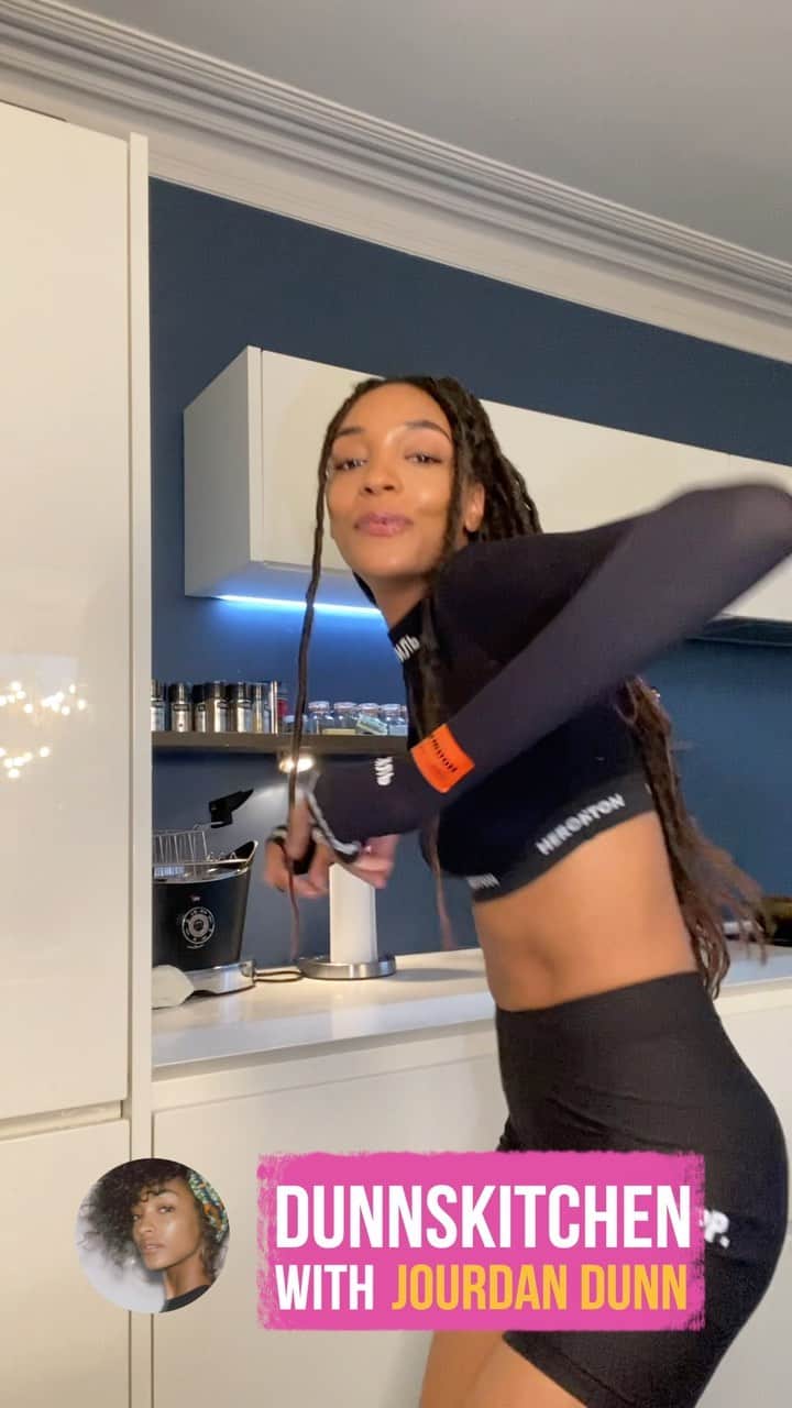 ジョーダン・ダンのインスタグラム：「Salt N Pepper Chicken Wings 😍🤤😍」