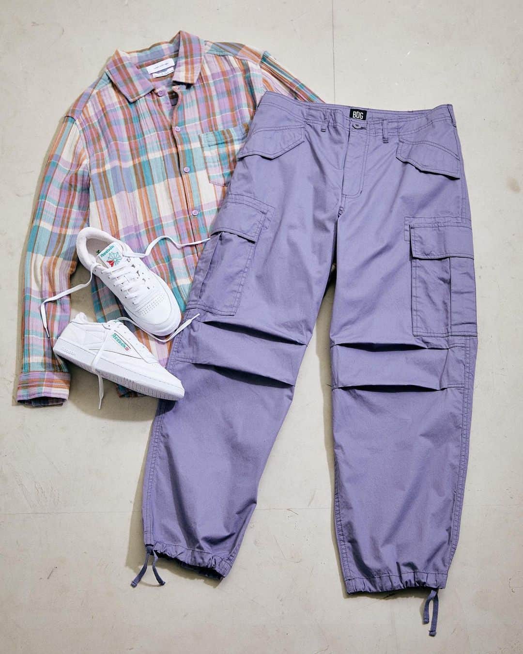 Urban Outfittersさんのインスタグラム写真 - (Urban OutfittersInstagram)「Things are brightening up around here –  tap to shop pastel patterns and cargos. #UOMens」1月27日 5時05分 - urbanoutfitters