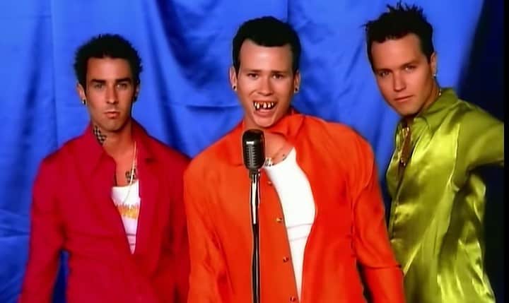 Rock Soundのインスタグラム：「blink-182's absolute classic 'All The Small Things' has just been certified 2x Platinum in the UK. That's the equivalent of 1.2 million sales!」