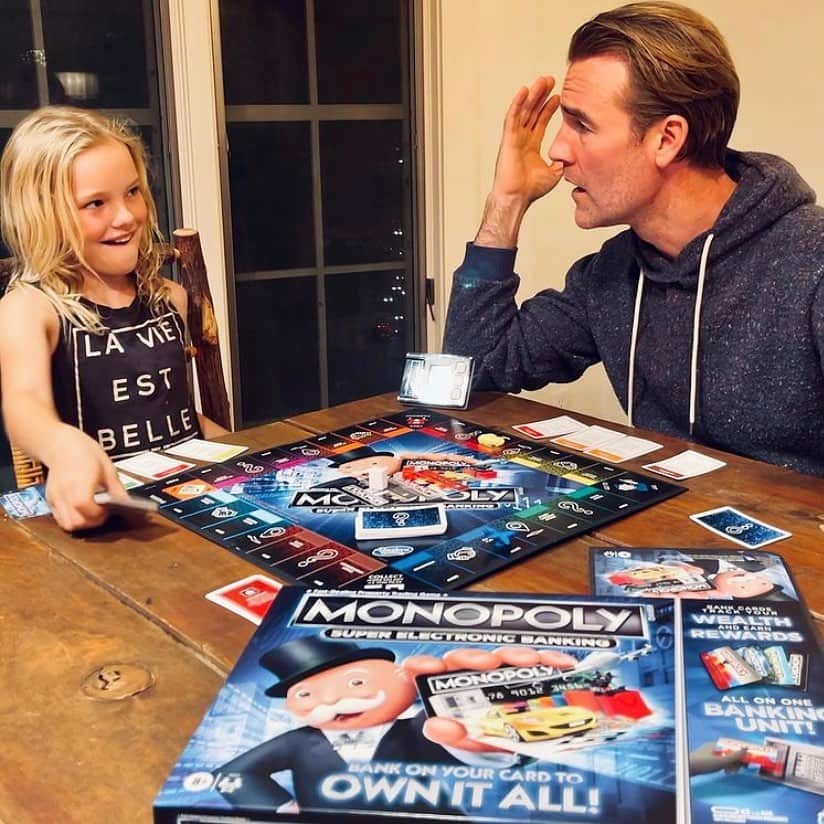 Hasbroさんのインスタグラム写真 - (HasbroInstagram)「#repost #ad @vanderjames I’m not sure why, but my ten year-old daughter trash-talking me during #Monopoly - and then backing it up - is one of my proudest moments as a parent. #ad Electronic banking version has some fun new game elements, AND keeps the banking honest. (And gets me out of having to constantly do math on the fly 🙌) @hasbro @hasbrogamingofficial」1月27日 5時04分 - hasbro