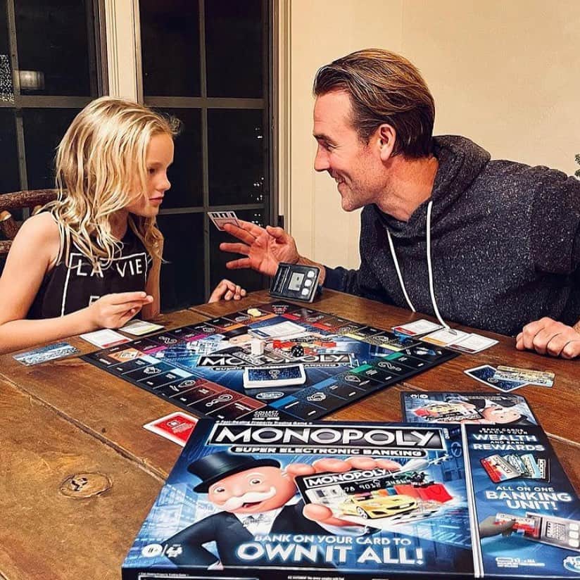 Hasbroのインスタグラム：「#repost #ad @vanderjames I’m not sure why, but my ten year-old daughter trash-talking me during #Monopoly - and then backing it up - is one of my proudest moments as a parent. #ad Electronic banking version has some fun new game elements, AND keeps the banking honest. (And gets me out of having to constantly do math on the fly 🙌) @hasbro @hasbrogamingofficial」
