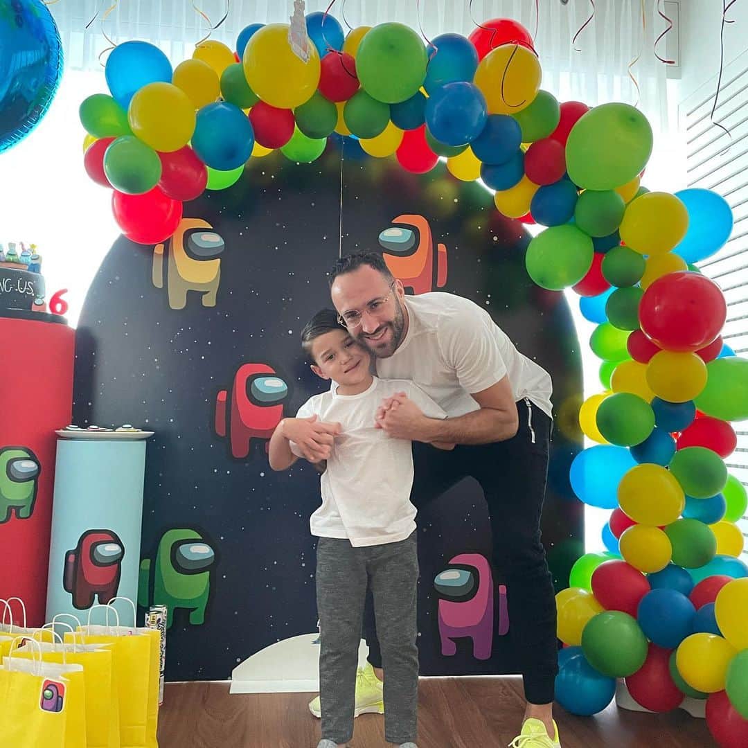 ダビド・オスピナのインスタグラム：「Te amo hijo mío. 🎂🎂🎂」