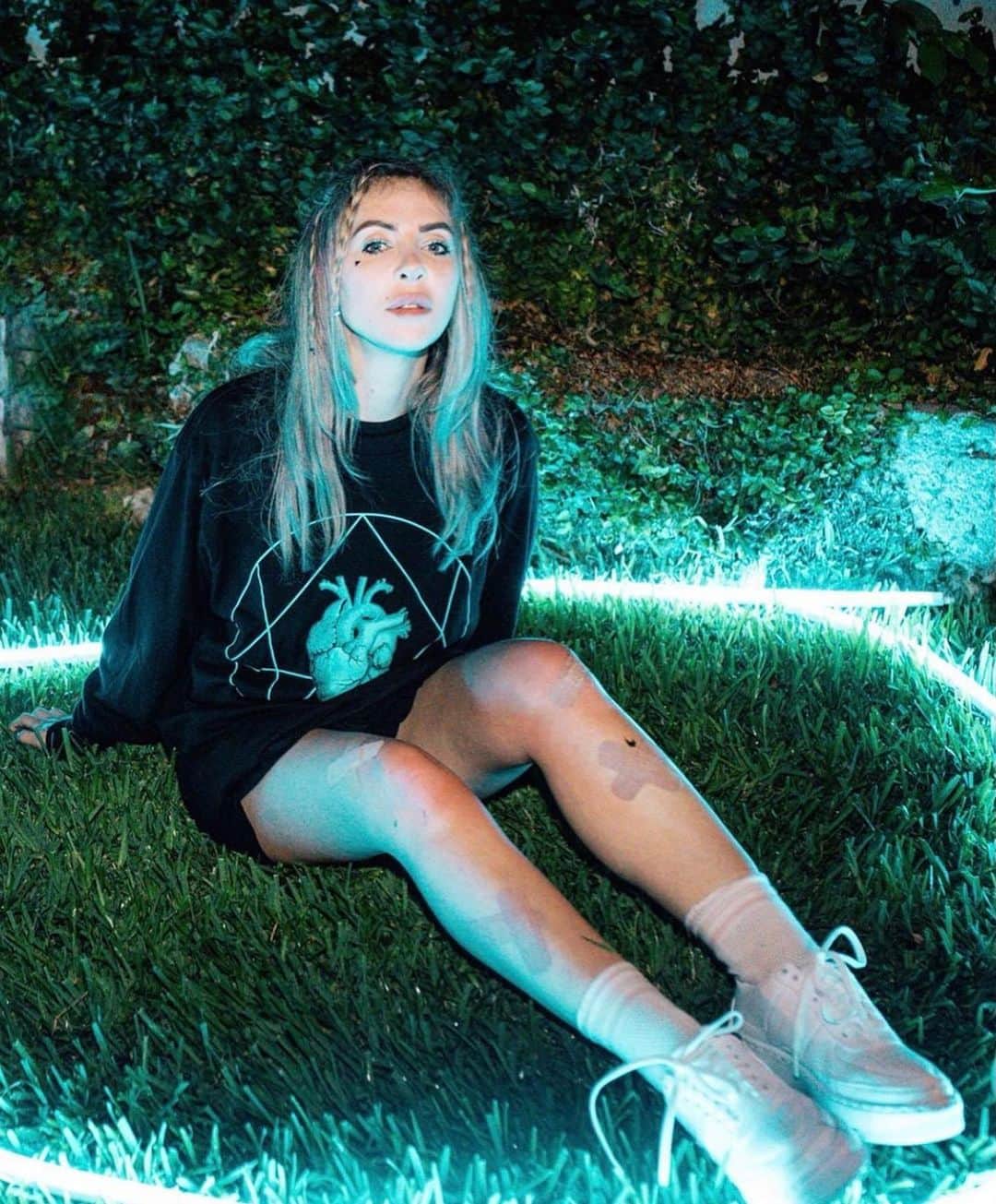 アリソン・ワンダーランドのインスタグラム：「me summoning live shows in 2021」