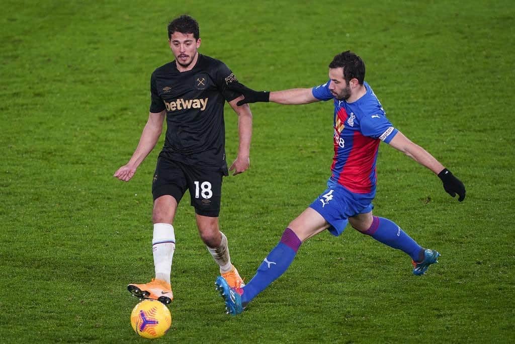 パブロ・フォルナルスのインスタグラム：「Great reaction and 3 more in the pocket! ⚒⚽️」