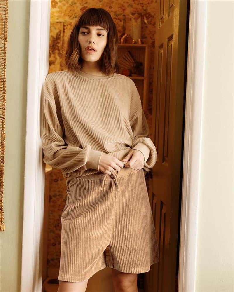 ブリクストンのインスタグラム：「Working from home in the Dazed set. Comfort stretch velour of your dreams.」