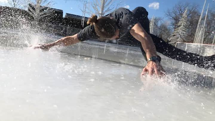 ティモシー・ドレンスキーのインスタグラム：「Hey @oniceperspectives how’s this for a cool shot?😎   🎥 @williamott93   @icecreativeentertainment @gaylordoprylandresort」