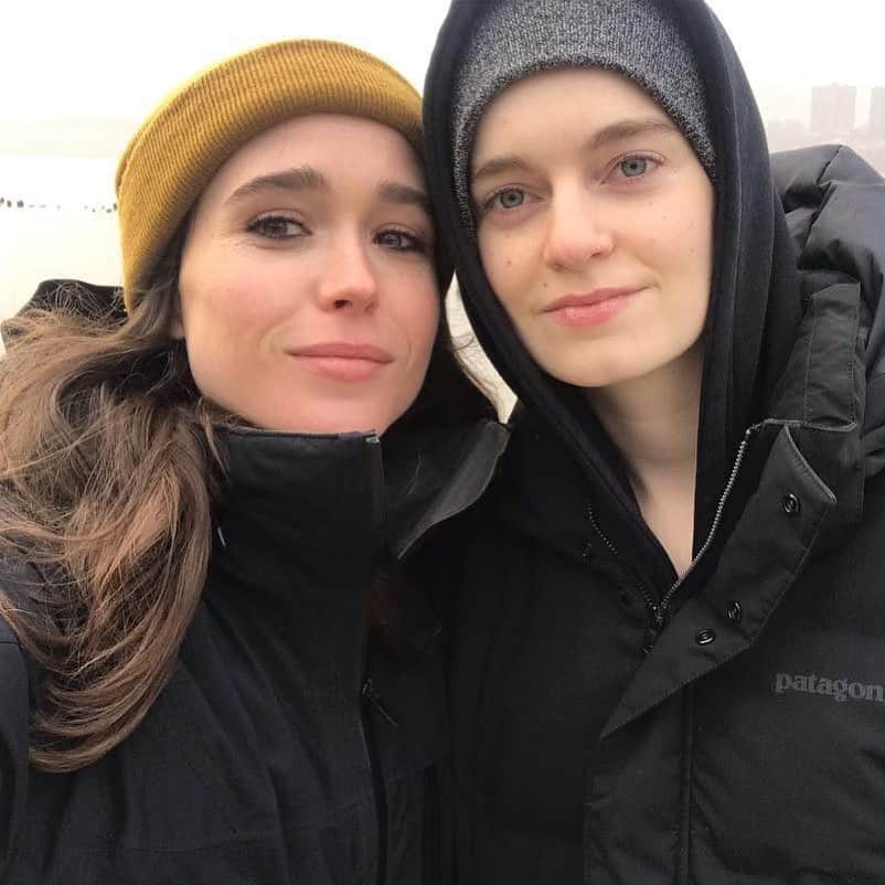 E! Onlineさんのインスタグラム写真 - (E! OnlineInstagram)「After three years of marriage, Elliot Page has filed for divorce from Emma Portner. Link in bio for their joint statement about the "difficult decision." (📷: Instagram)」1月27日 6時20分 - enews
