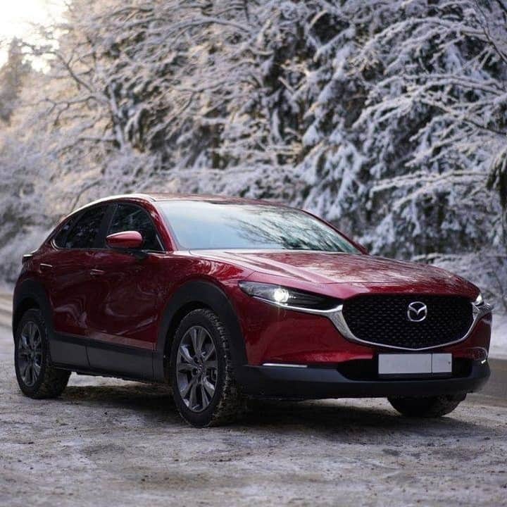 MAZDA Canadaのインスタグラム：「i-Activ AWD uses a variety of sensors and signals to monitor driving conditions 200 times per second – everything from steering angle to exterior temperature to predict and adapt to driving conditions.」