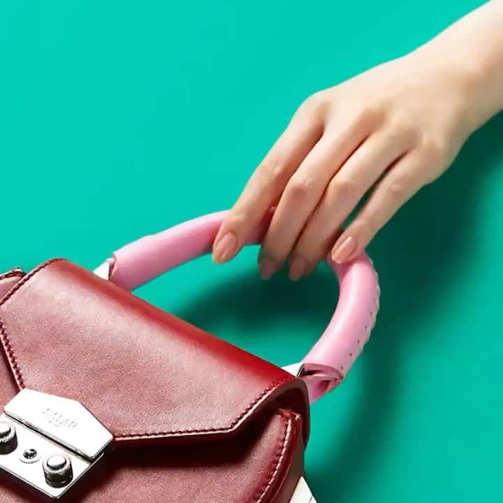 永瀬まりのインスタグラム：「Work with @jetsetny 📷 #handbag #fashion #stilllife」