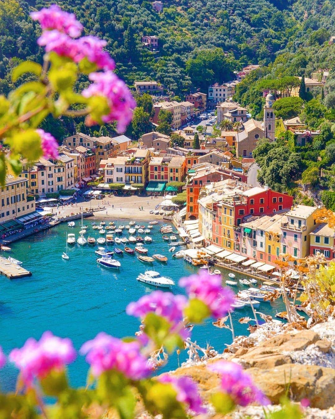 BEAUTIFUL DESTINATIONSさんのインスタグラム写真 - (BEAUTIFUL DESTINATIONSInstagram)「The loveliest nooks and corners of Portofino, a quintessential fishing village surrounded by the Italian Riviera. 🌺  Despite its small size, this village is renowned worldwide for being an upscale resort town: luxury boutiques line up neatly down its cobbled alleys, a glamourous yacht club, and popular bars and restaurants.   With houses painted in bright colors and lush woodlands, it’s one of the most picturesque destinations in Italy. Have you been here? 🇮🇹  📸 @kavalaomer 📍 Portofino, Italy」1月27日 6時53分 - beautifuldestinations