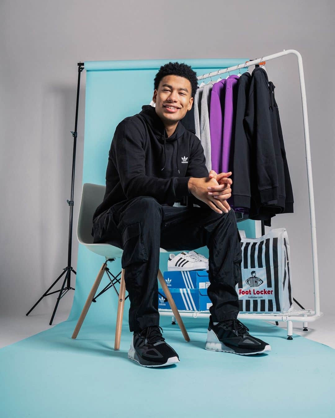 Foot Lockerのインスタグラム：「That cozy fit 🙌 Shop #adidas Originals online and in-store.」