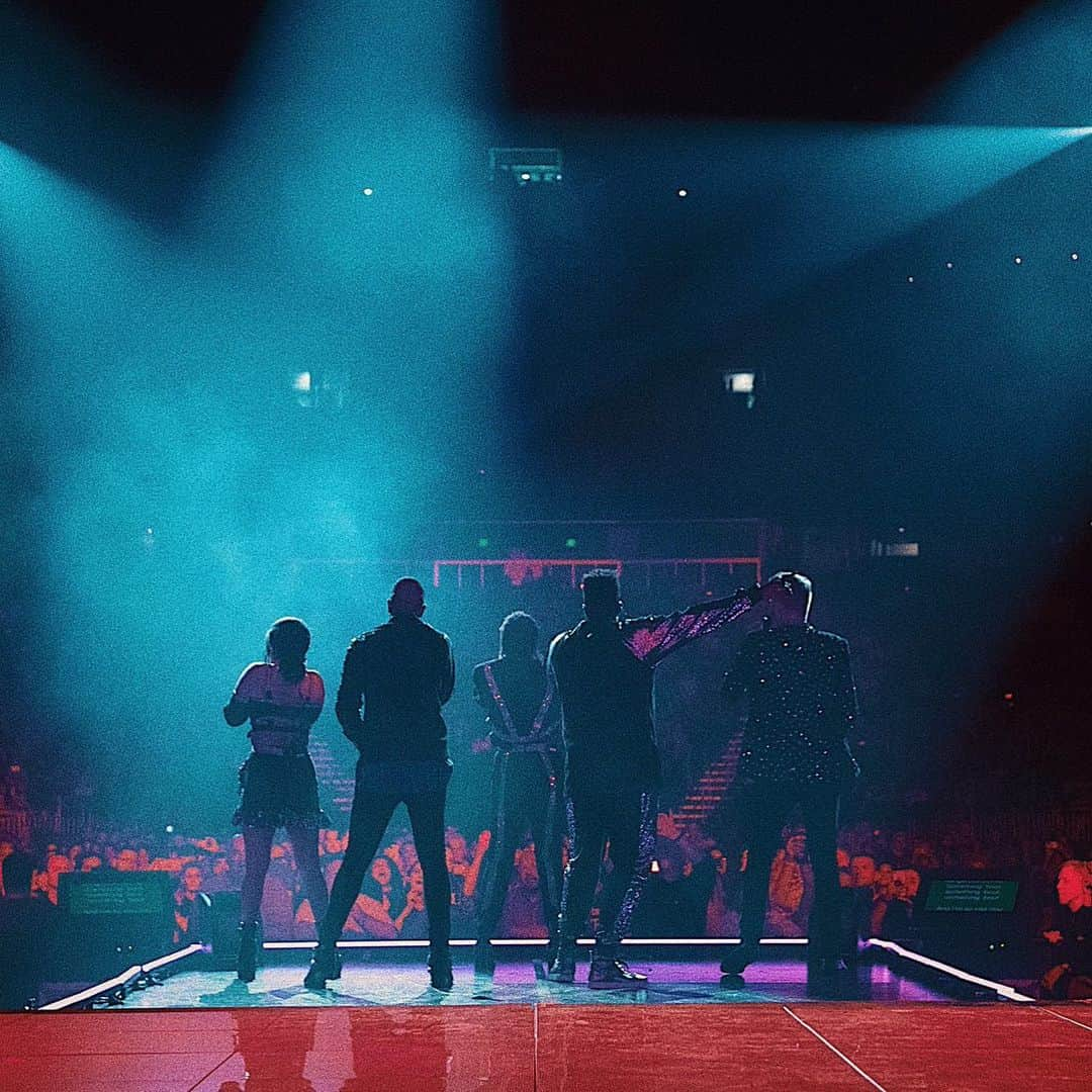 ペンタトニックスさんのインスタグラム写真 - (ペンタトニックスInstagram)「Thinking back to all the memories we've made together and how ✨ LUCKY ✨ we are to have the best fans in the world! 😉🤩 #PTXTheLuckyOnes #TuesdayThoughts」1月27日 7時12分 - ptxofficial