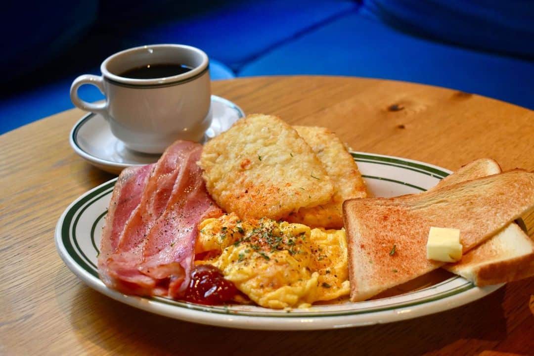 HOTEL SHEさんのインスタグラム写真 - (HOTEL SHEInstagram)「.  HOTEL SHE,OSAKAの朝食が﻿ 新しくなりました！！﻿ アメリカンブレックファーストで﻿ 朝からしっかりボリュームがあり﻿ おすすめです💭﻿ ﻿ 朝食利用だけでも可能です〜﻿ 休日のモーニングで 是非ご利用下さい🍴」1月27日 8時00分 - hotelsheosaka