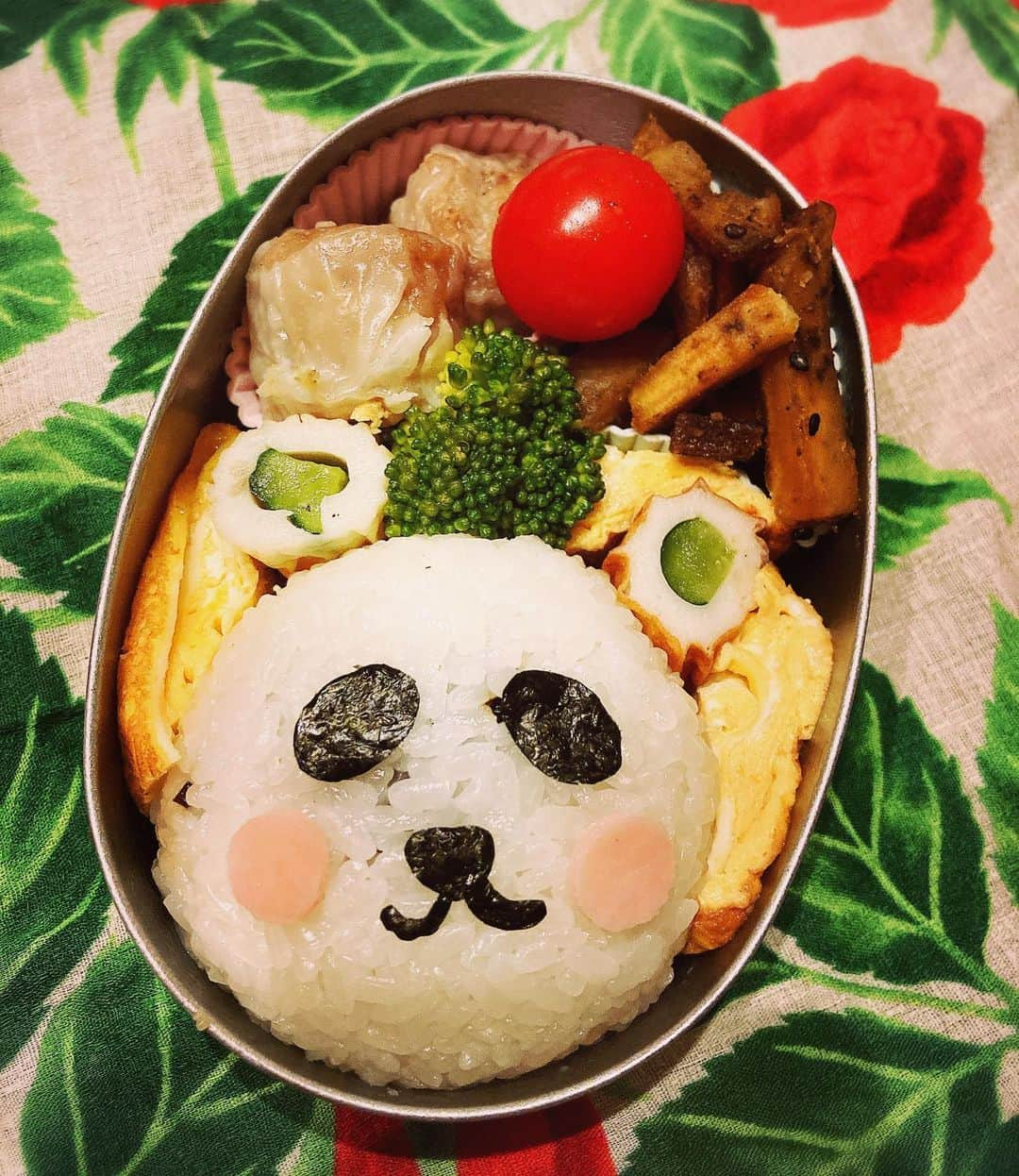 森本さやかさんのインスタグラム写真 - (森本さやかInstagram)「#パンダ弁当 #即席パンダ #今日のお弁当 #シュウマイ弁当 🐼🌿 #娘のお弁当 #lunchboxforkids #schoollunchbox #obentagram」1月27日 8時08分 - sayakamorimoto1011