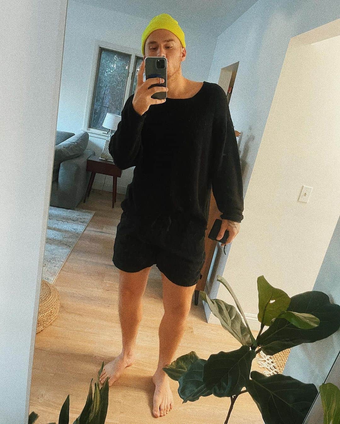 ブランドン・シェイアのインスタグラム：「I really miss traveling... when this is all over I need to go to Stockholm, Olso, London & New York immediately. I miss my favorite cities 🥺」