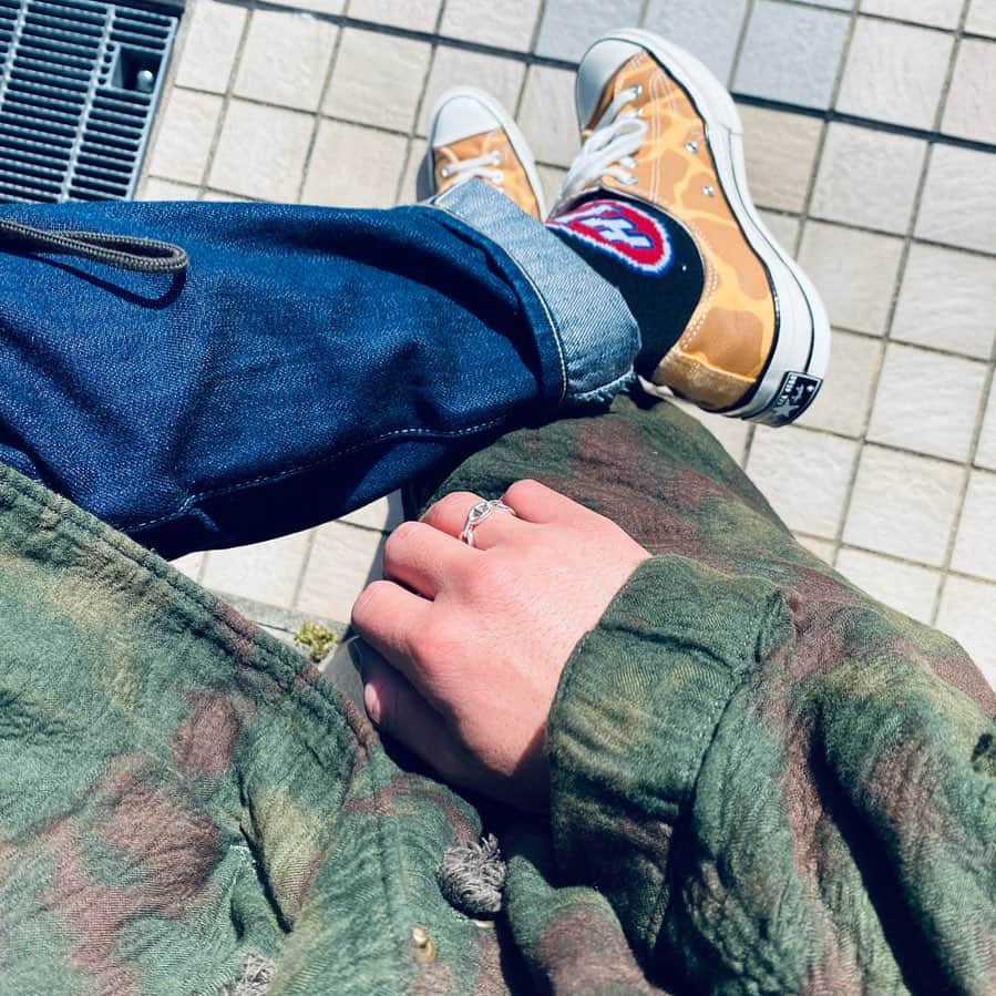 としみつのインスタグラム：「最近めっきり細身のパンツを履かなくなった。太過ぎず、細過ぎず！」
