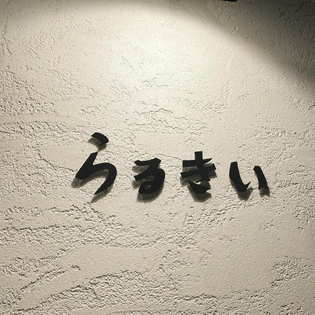 りーちゃんのインスタグラム：「PayPayドームで野球観戦した後にらるきい行ってきた！ あれ？レペゼンのLIVEあとやったっけ？？ 忘れた！  いっぱいお客さん入ってて少し並んだくらい人気🤏  りさのだーーーいすきなタラコとしめじ達🍄  うまうまだたあ😫  めいぶつは多分 #ぺぺたま　みたいな名前やったよ😚🍝  日本料理人の方に明太子って言ったら怒られたよ！ 日本人ならタラコって言わなきゃらしい#りーの豆知識」