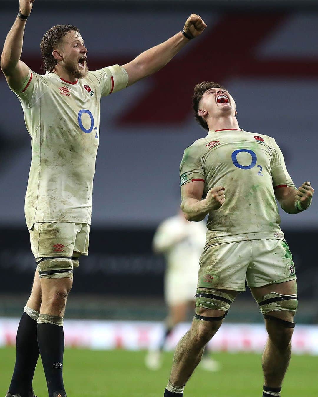 ラグビーイングランド代表のインスタグラム：「When you realise the #GuinnessSixNations kicks off in 10 days 😀☝️🙌🌹」