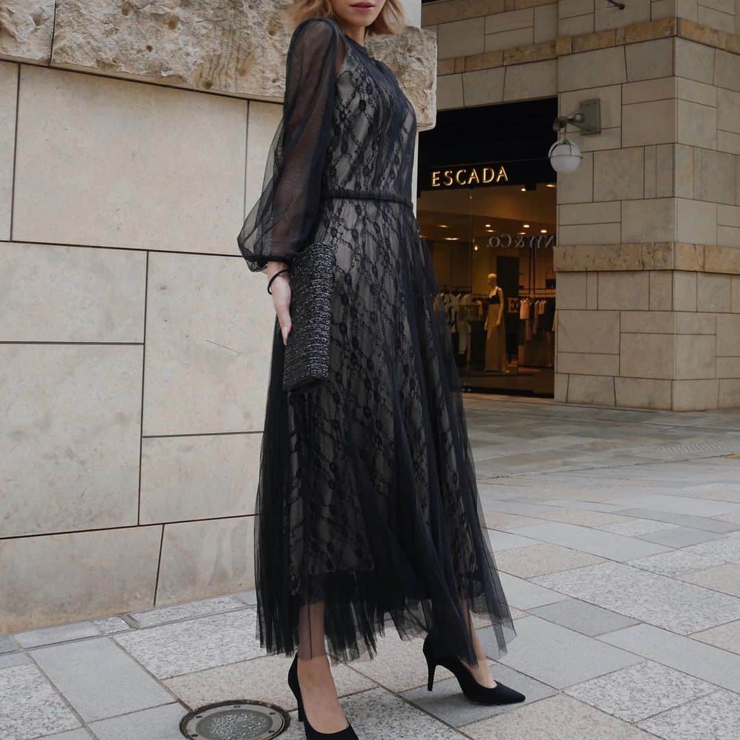 宮本沙恵のインスタグラム：「こちらはお呼ばれドレスです🖤 デートにもどうぞ🦢🦢🦢 . #myshawty#dress#結婚式二次会#結婚式#お呼ばれ#パーティー」