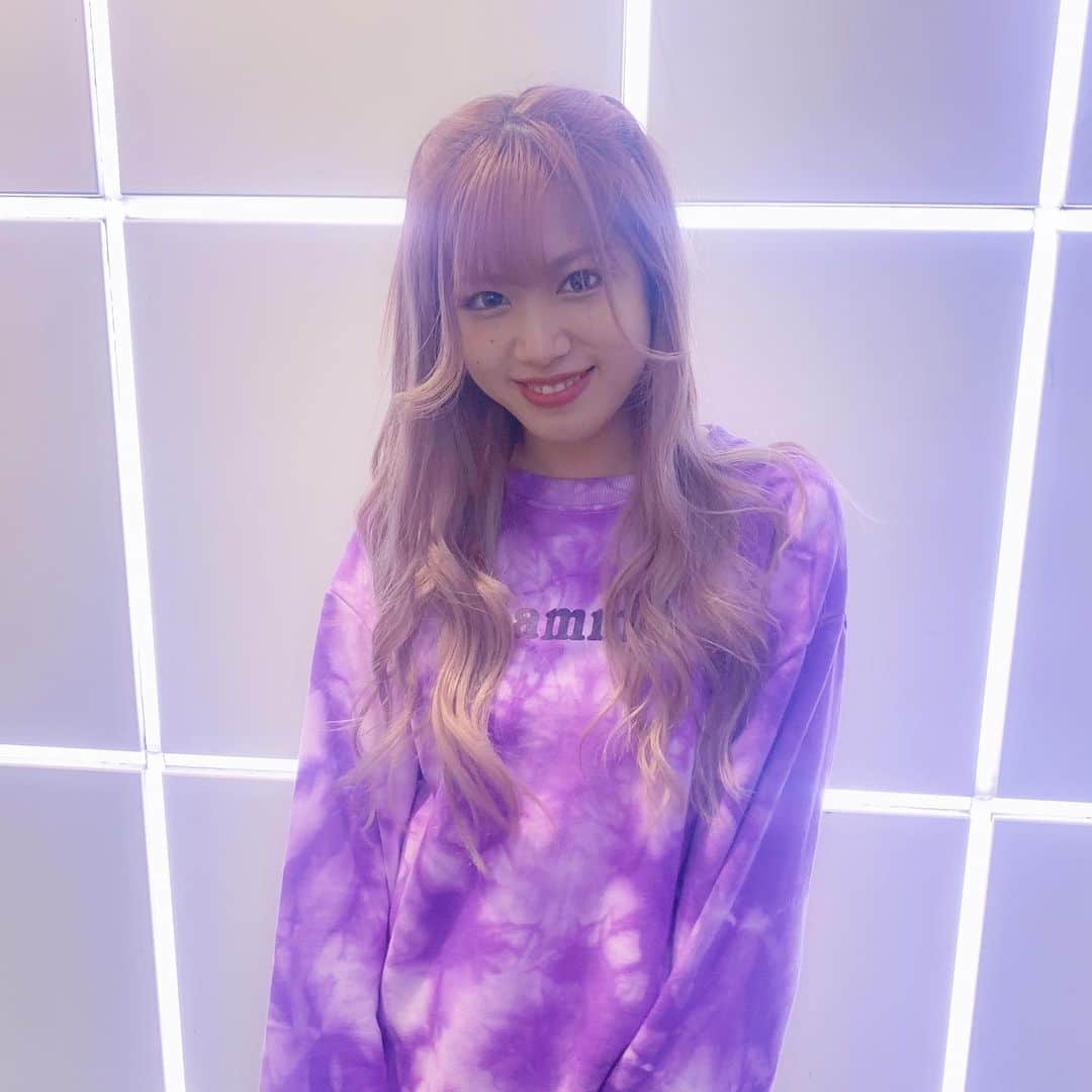 林優菜のインスタグラム：「. 髪型褒められたから嬉しいの巻💟 . Twitterとは違う写真だよっ . . . #ハーフツイン #ハーフツインテール #Jammy #エクステ #ロングヘアー #エクステアレンジ #ヘアアレンジ #褒められたから #調子乗る」