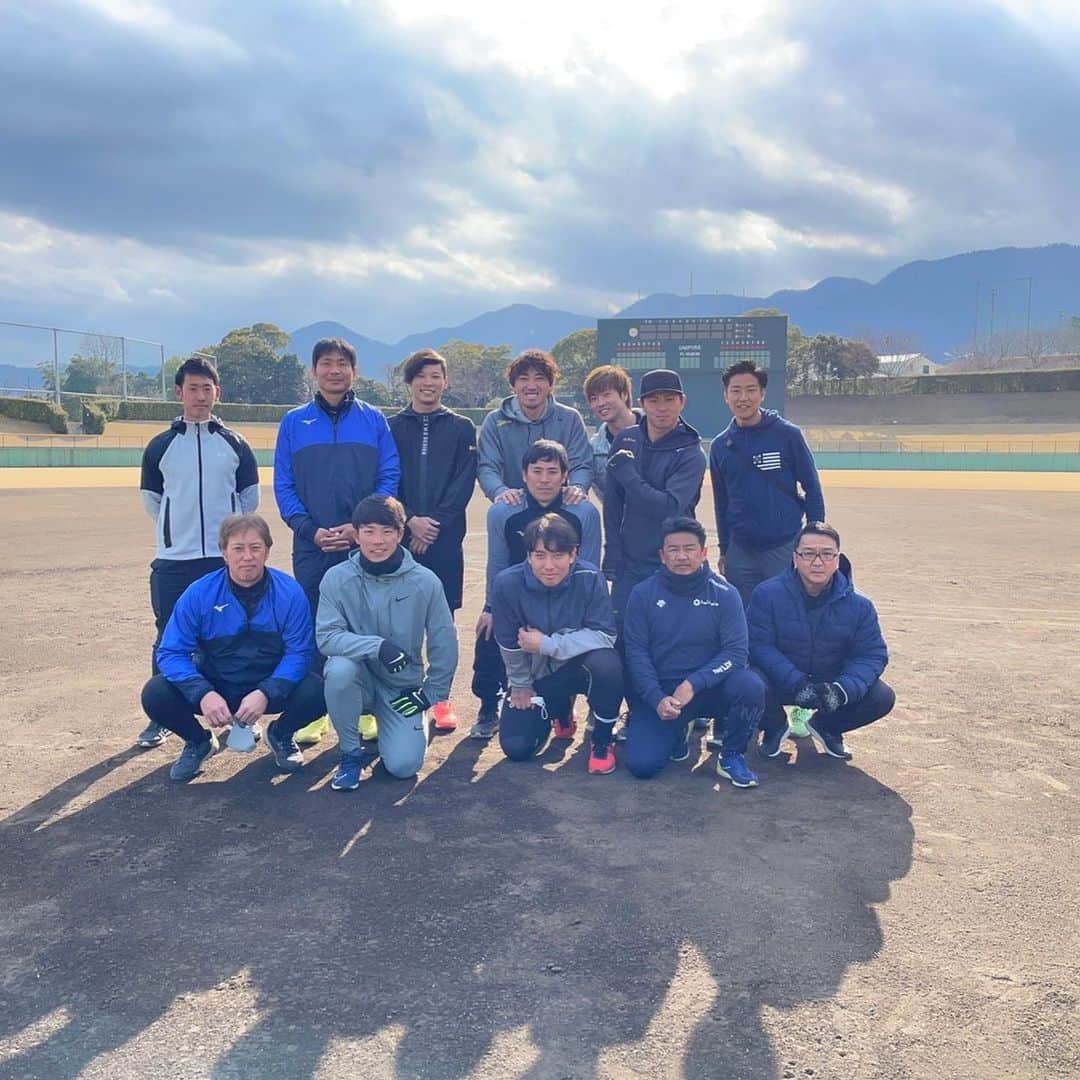 中川圭太のインスタグラム：「2021年自主トレはご縁があり内川さんと一緒にさせていただくことが出来ました⚾️  凄く貴重な経験ができ沢山のことを学ぶことができました。  今年良い結果を残せるように頑張っていきます！！！  自主トレをサポートして下さった皆様、本当にありがとうございました🙇‍♂️」