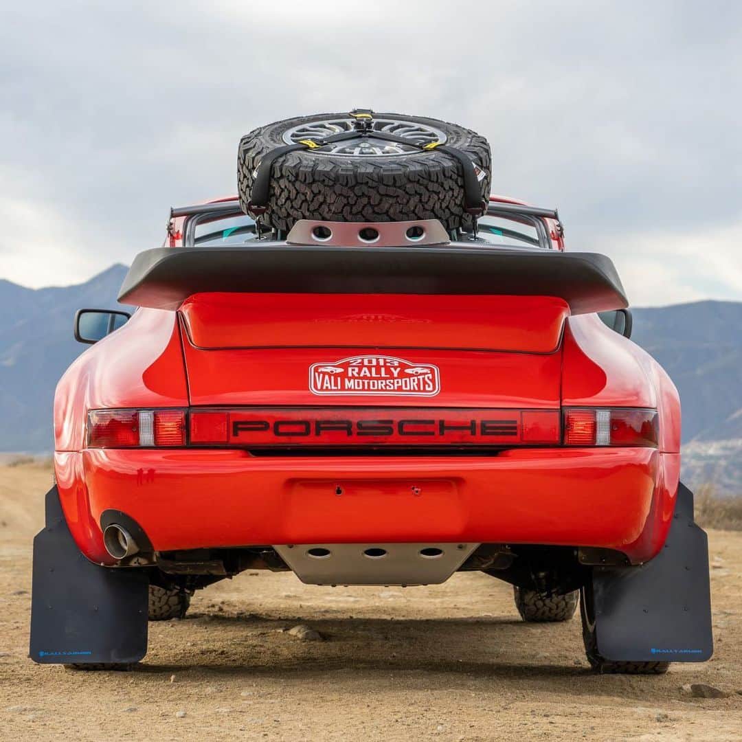 HYPEBEASTさんのインスタグラム写真 - (HYPEBEASTInstagram)「@hypebeastcarclub: A red 1985 @porsche 911 Safari Carrera has landed on @bringatrailer‘s auction page. Modified by Vali Motorsports, the car was first lifted and given all-terrain tires, a skid plate, a roll cage, and equipped with a limited-slip differential. It also takes on safari design cues with its rugged front bumper, hood light pod, mud flaps, and spare 16″ Braid wheel carrier, while a newly-sealed 3.2-liter flat-six powers the car and the dash shows 127,000 miles. Head to the link in our bio for more details. It’s currently going for a price of $61,000 USD.⁠⠀ Photo: Bring a Trailer」1月27日 19時48分 - hypebeast