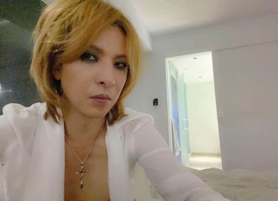YOSHIKIさんのインスタグラム写真 - (YOSHIKIInstagram)「How are you doing?  I’m ok. Trying to complete “Under The Sky”. Super exciting but not fxxkin easy..  Thanx everyone for your patience. Xx #yoshiki」1月27日 19時42分 - yoshikiofficial