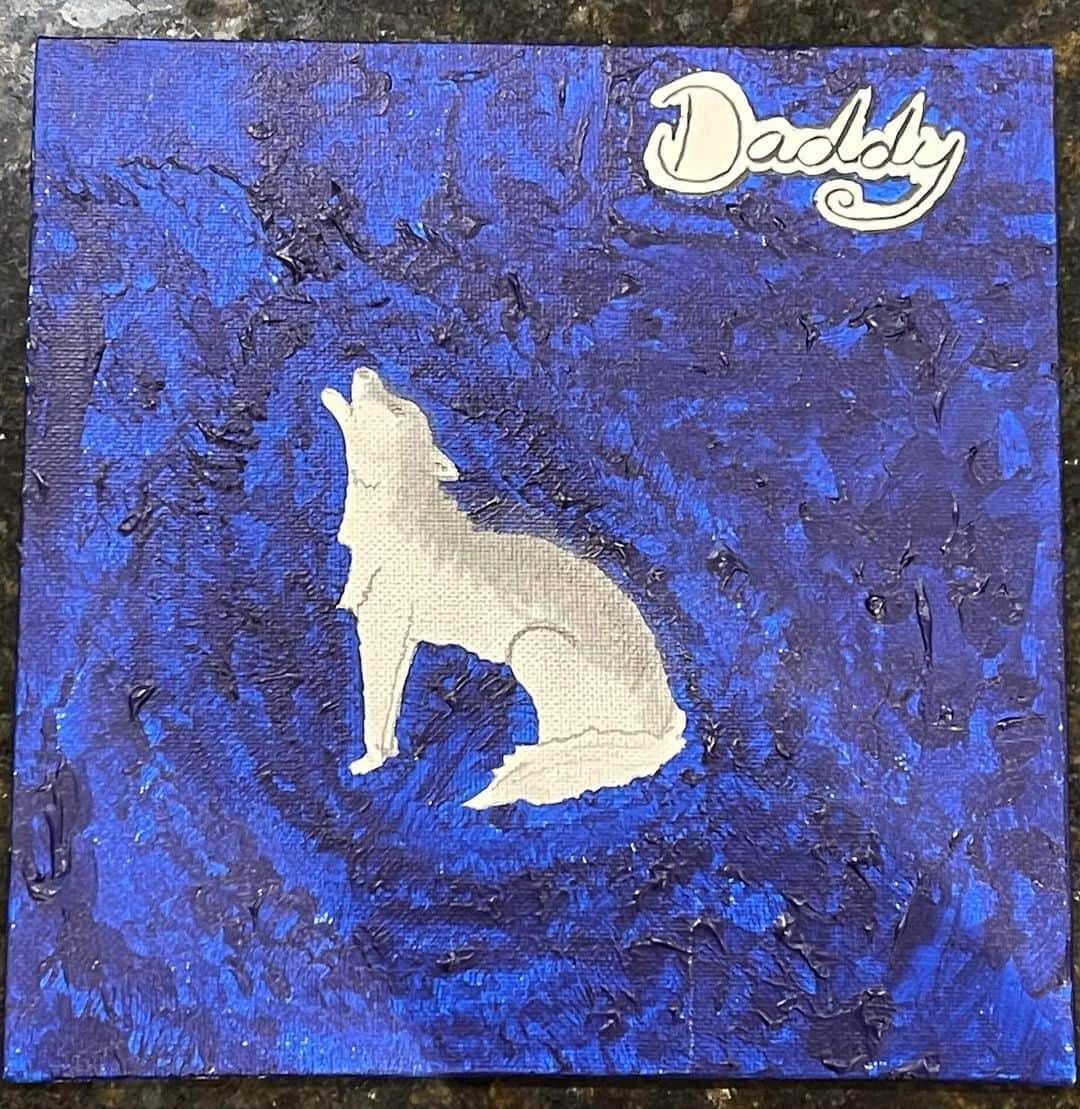 マーク・カヴェンディッシュのインスタグラム：「My daughter, Delilah, made me a little something for when I got home from team camp. 🥰💙💖🐺 #wolfpack @deceuninck_quickstepteam」