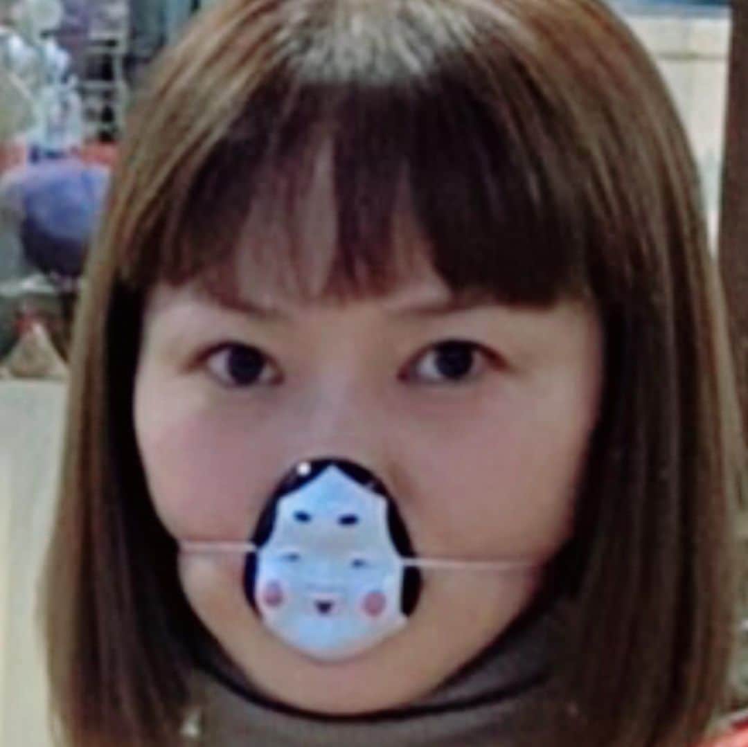 倉本康子さんのインスタグラム写真 - (倉本康子Instagram)「🌟 new マスク！ (ではない) invitationで節分のお豆と コレ、いただきまして... マスクにしてみたり ヘア小物にしてみたり ブレスレットにしてみたり バッグ飾りにしてみたり。 2/2は福娘的にマスクとして 着用している可能性、、、、、  大です。  #ゴム食い込んで肌痛い #節分」1月27日 19時51分 - yasuko_kuramoto_yakko