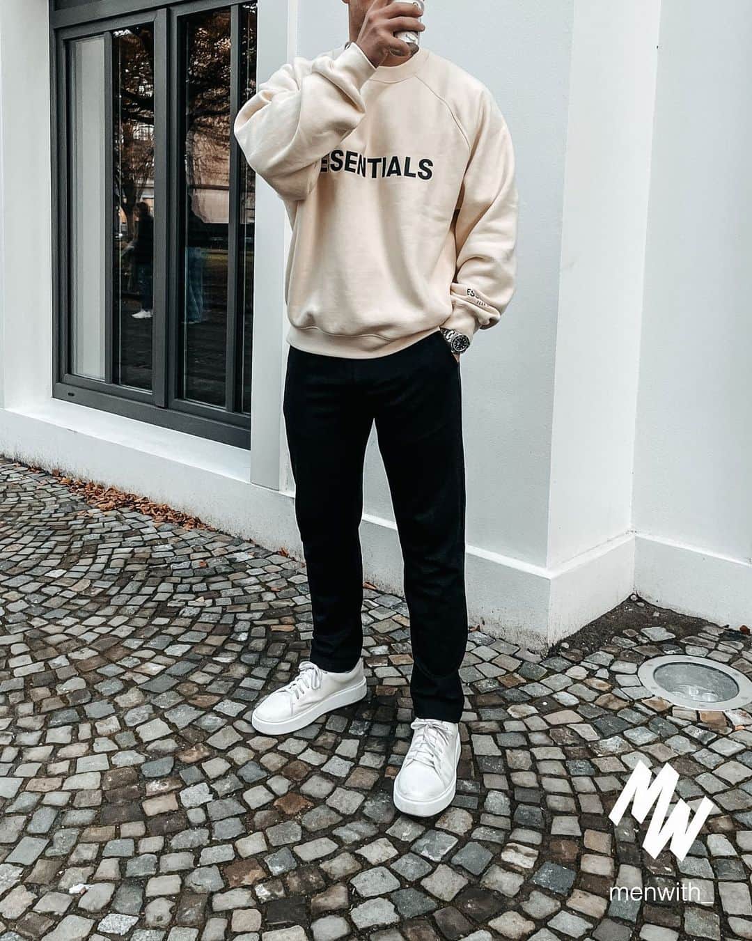 Men Withのインスタグラム：「Very nice photo of our dear friend @say_philipp 👌🏽 #menwithstreetstyle」