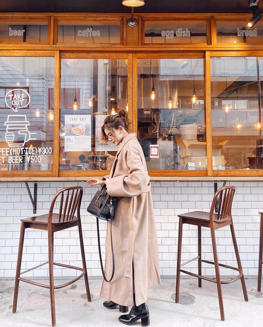 畑有里紗さんのインスタグラム写真 - (畑有里紗Instagram)「4投稿前に載せたカフェ☕️ Egg Baby Cafe の外観もお洒落だった🤎 プリンも有名みたいでまた行きたい🍮❤︎  このコートが外観の雰囲気と ばっちりあってた😂👌❤️ @royalparty_official のロングガウンコートだよ〜 袖のゆるっと感と長めの丈がお気に入り✌️ 160㌢でこの丈感です🙆‍♀️  #arii_code#ootd#fashion#ロングガウンコート#コート#御徒町カフェ#上野カフェ#都内カフェ#eggbabycafe#ベージュコート#160cm#160cmコーデ」1月27日 20時05分 - arii_m36