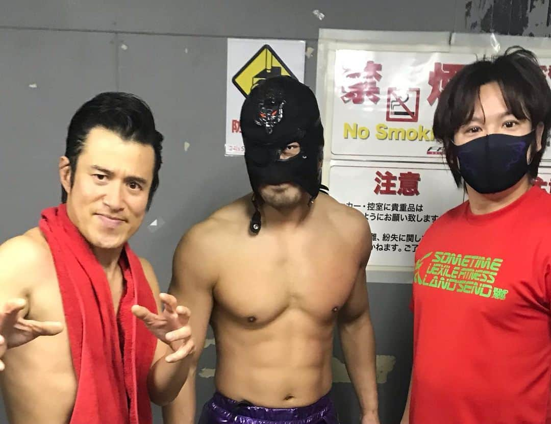 政宗のインスタグラム：「今日は　#BBJプロレス でした  この #石井慧介 #アントニオ小猪木　とのチームって事で入場曲は炎のファイター❗️❗️❗  でも  正直 入場し難いかった  #政宗選手  #政宗  #masamune #prowrestling #prowrestler  #luchalibre」