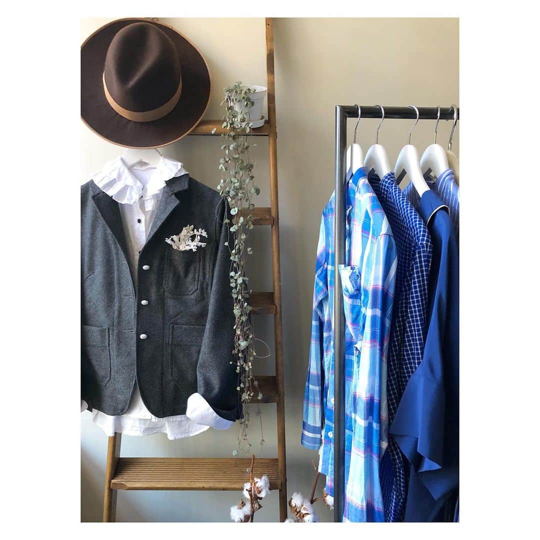 のインスタグラム：「I’m always feeling comfortable when I saw lots of blue tone..☺️💙 #colenimo #columbiaroad #bluetone  #madeinlondon 青いトーンに安心感を覚えるのは海沿い育ちだからかな。故郷の海が恋しい🥰」
