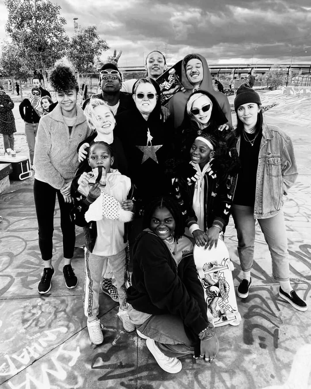 ロージー・オドネルのインスタグラム：「happy birthday mercy james #love」