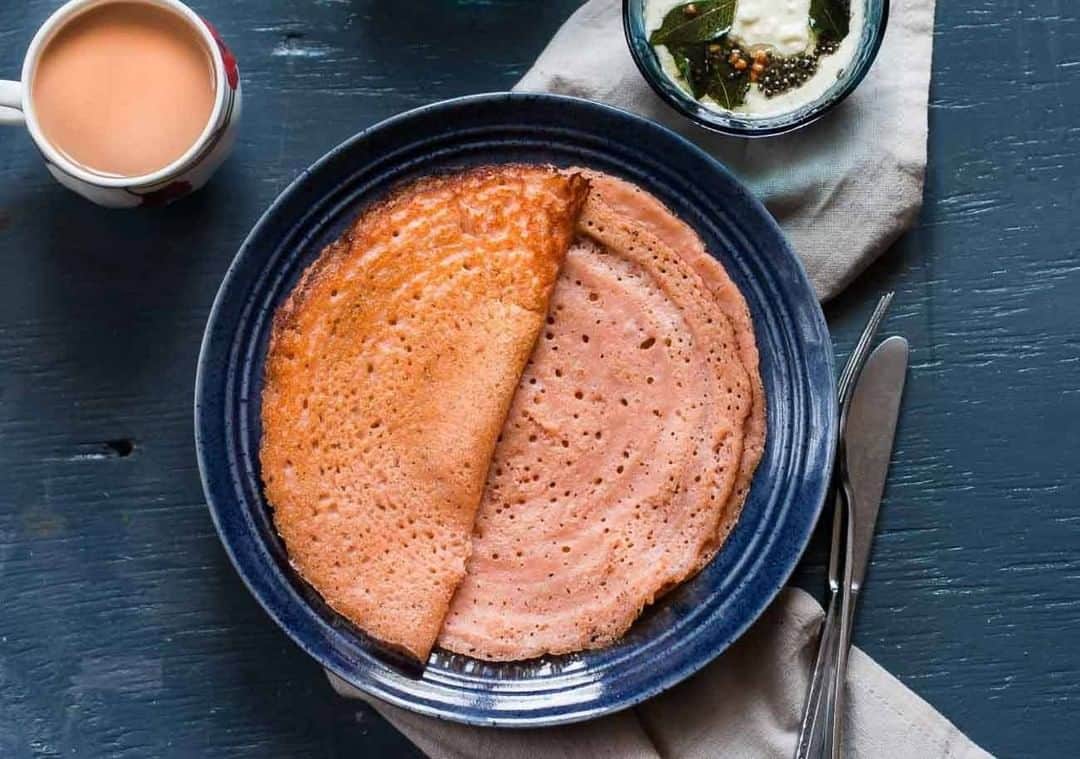 Archana's Kitchenさんのインスタグラム写真 - (Archana's KitchenInstagram)「This red rice dosa is delicious and is perfect to serve during breakfast with you tomato chutney! Get the recipe from the smart.bio link in my profile @archanaskitchen . . . . . #recipes #easyrecipes #breakfast #Indianbreakfast #archanaskitchen #healthyeating #highprotein #breakfastclub #dosa #dosarecipes #dosabatter #ragi #ragidosa #mysoremasaladosa #homemadefood #eatfit #cooking #food #healthyrecipes #foodphotography #recipeoftheday #comfortfood #deliciousfood #delicious #instayum」1月27日 11時30分 - archanaskitchen