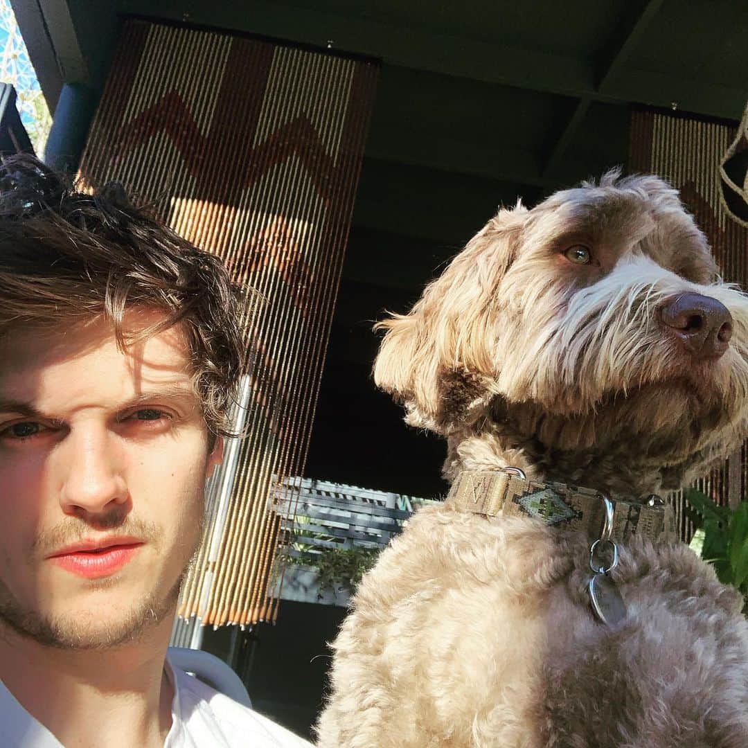 ダニエル・シャーマンのインスタグラム：「This lad ... Ricky Looking for Bianca」