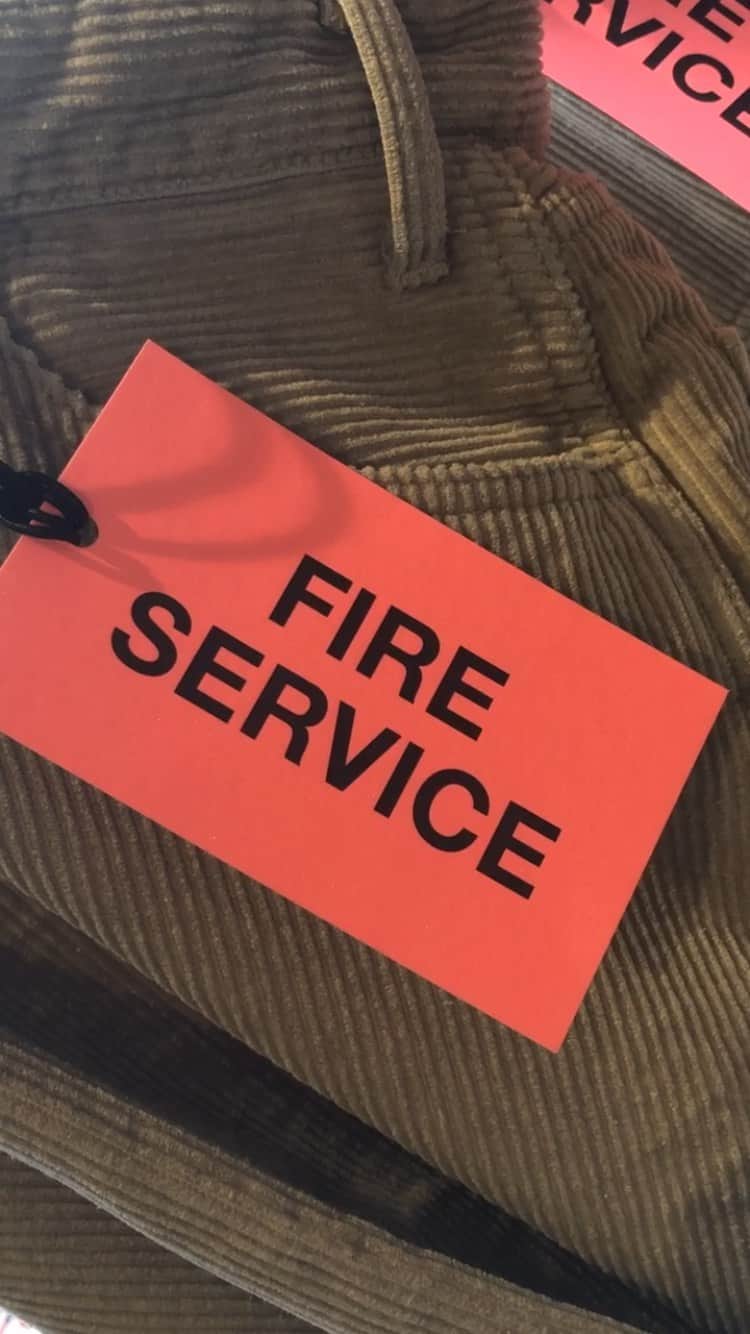 fire serviceのインスタグラム：「FIRE SERVICE PINK UNISEXライン 福岡展示会の様子を チラッとご紹介！」