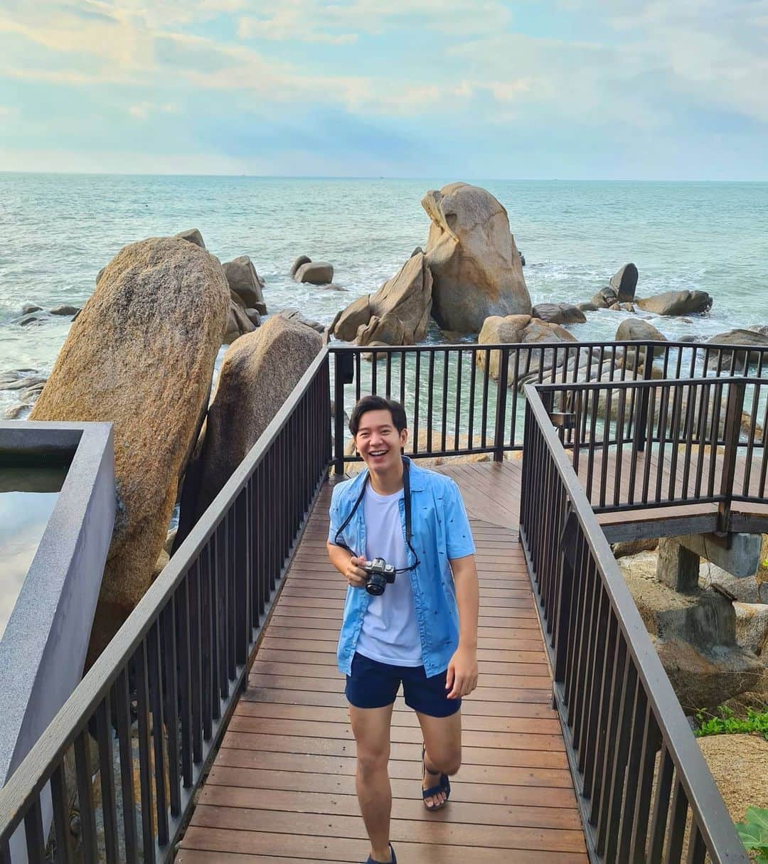 アイス・サランユーのインスタグラム：「Stay Vacay....Stay Luxury 💙 Stay safe @silavadeeresort  #silavadee  #silavadeepoolsparesort  #Samui」