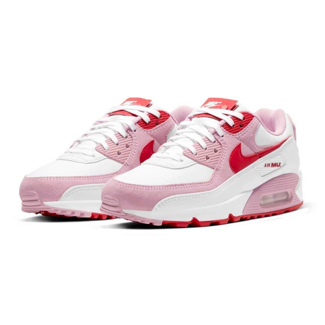 HYPEBEASTさんのインスタグラム写真 - (HYPEBEASTInstagram)「@hypebeastkicks: @nike has reworked the Air Max 90 in a “Valentine’s Day” colorway for the holiday. Packed chock-full of heart-throbbing hues, the thematic shoe features ultra-crisp white leathers, pastel pink and bold red detailing, and a snap closure which conceals a holiday-inspired message that spells out “ME+AM90=TRUE LOVE” on the left tongue and “AM90 4EVER” on the right foot. It's slated to hit Nike Japan on February 5 for approximately $164 USD.⁠⠀ Photo: Nike」1月27日 13時16分 - hypebeast
